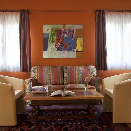 Hotel Naonis Cordenons ภายนอก รูปภาพ
