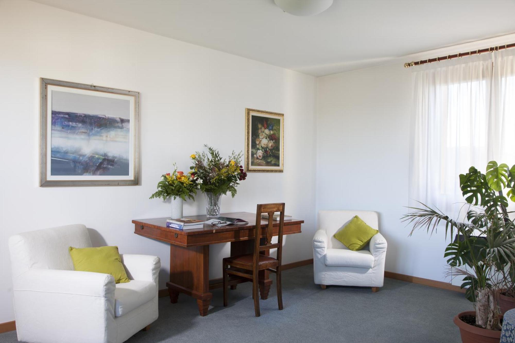 Hotel Naonis Cordenons ภายนอก รูปภาพ