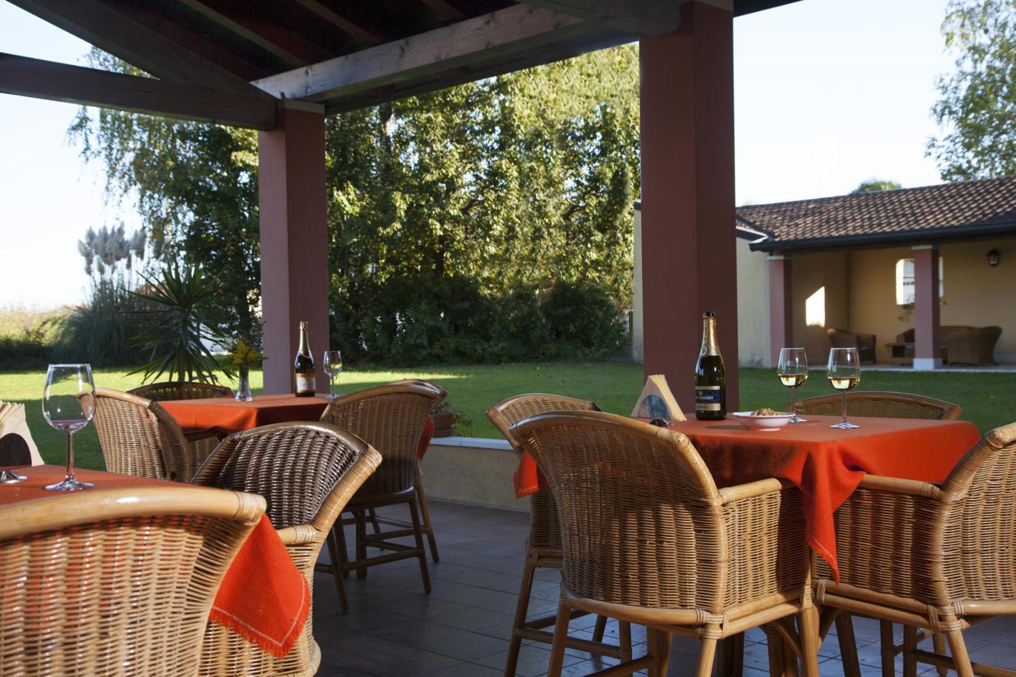 Hotel Naonis Cordenons ภายนอก รูปภาพ