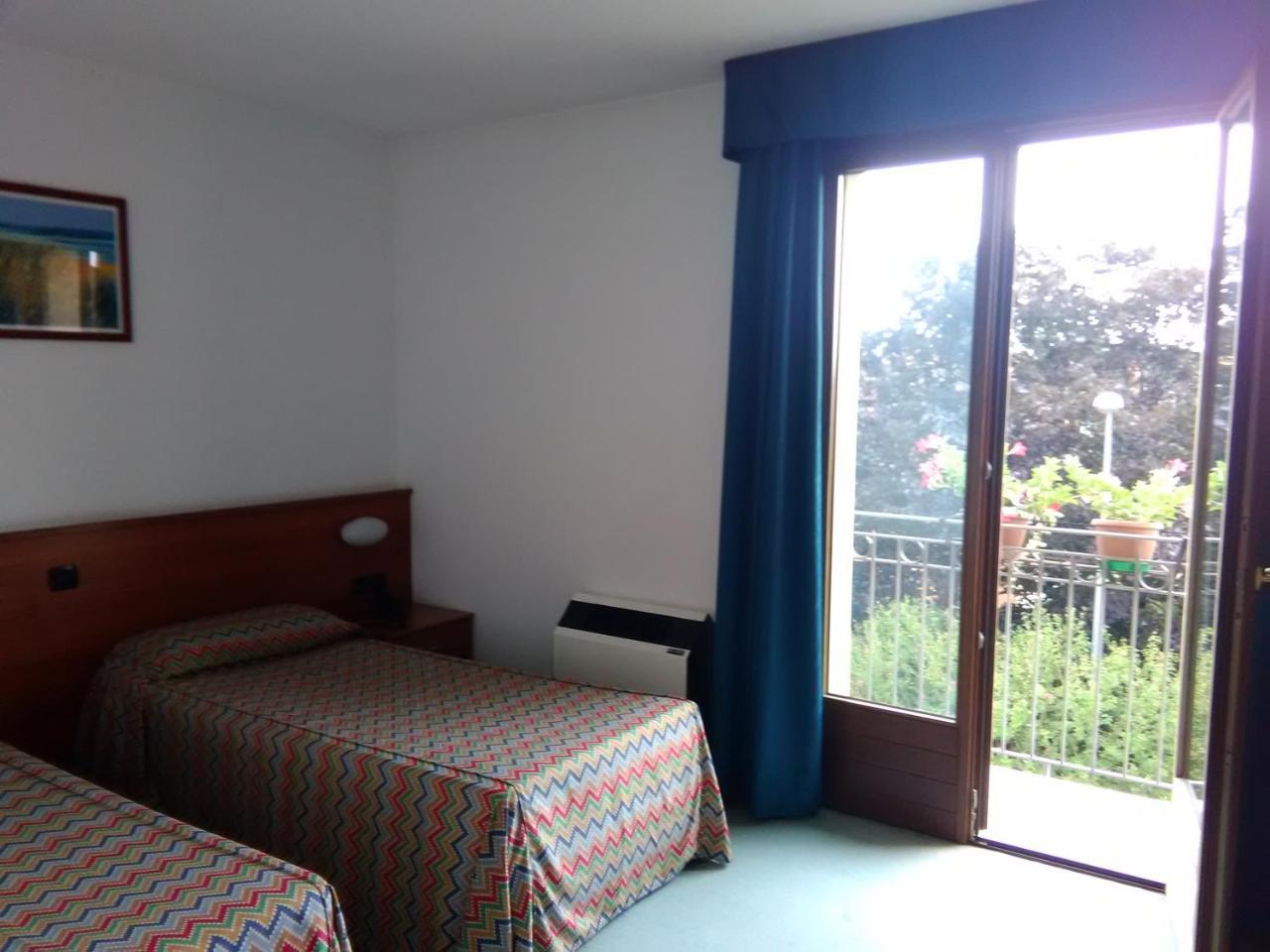 Hotel Naonis Cordenons ภายนอก รูปภาพ
