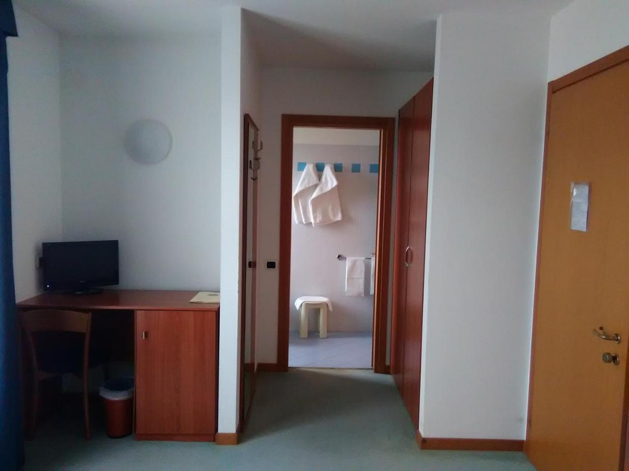 Hotel Naonis Cordenons ภายนอก รูปภาพ